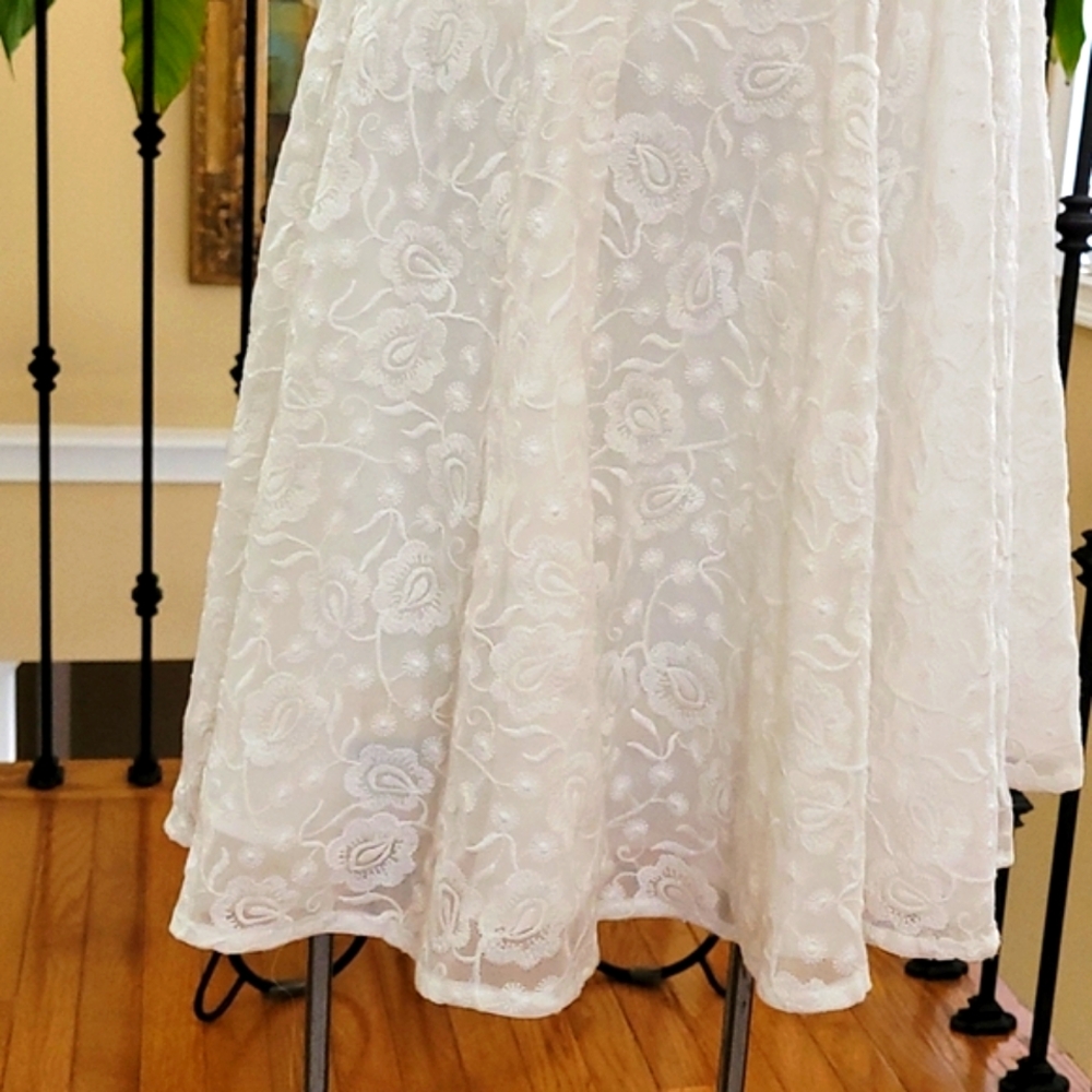 NEW White Dress Flirty Fit Flowy Crepe Overlay Sleeveless Skater BB Dakota sz 8 - Picture 8 of 11